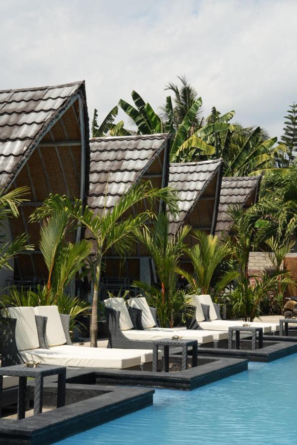 Copacabana Gili Air Hotel Exterior foto